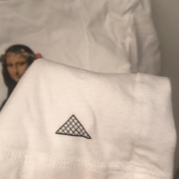 Mona Lisa Uniqlo Louvre Edition White 100% Cotton Tshirt Awesome 😎 - Picture 4 of 7